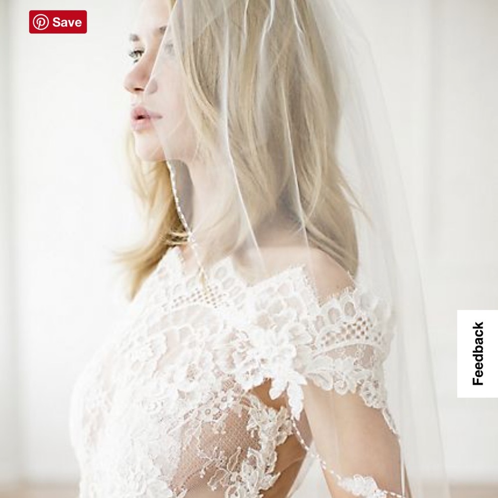 David’s Bridal Floral Lace and Crystal Trimmed Elbow Length Veil